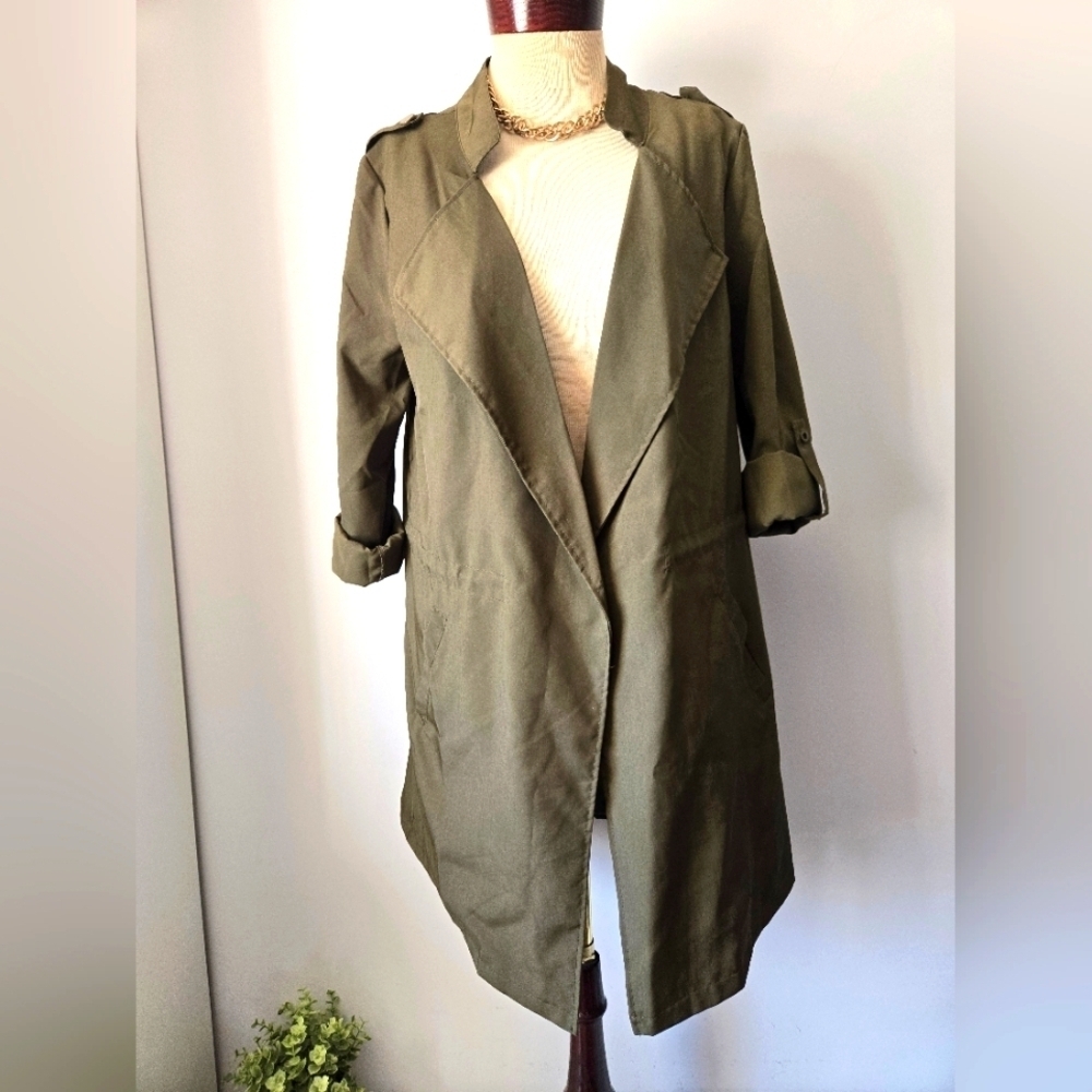 AMARYLLIS Olive Green Relaxed Fit Beltless Trench Coat. Size Small